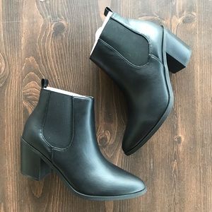 Steve Madden Ankle Booties Sz. 9